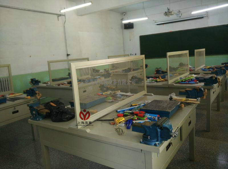 钳工实训室建设方案(图1) 钳工实训室建设方案(图1)