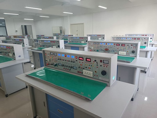电工技术基础实训室配置方案(图1) 电工技术基础实训室配置方案(图1)