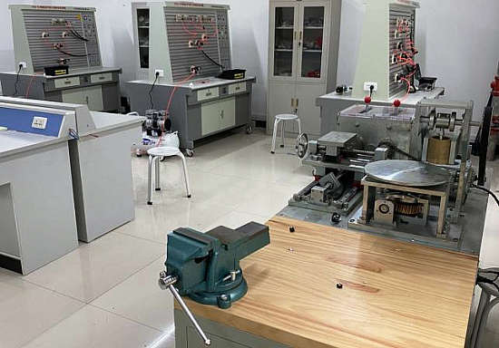 液压与气动实训室设备基本配置推荐标准(图1) 液压与气动实训室设备基本配置推荐标准(图1)