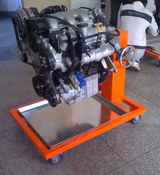 别克君威发动机附翻转架(图1) 别克君威发动机附翻转架(图1)