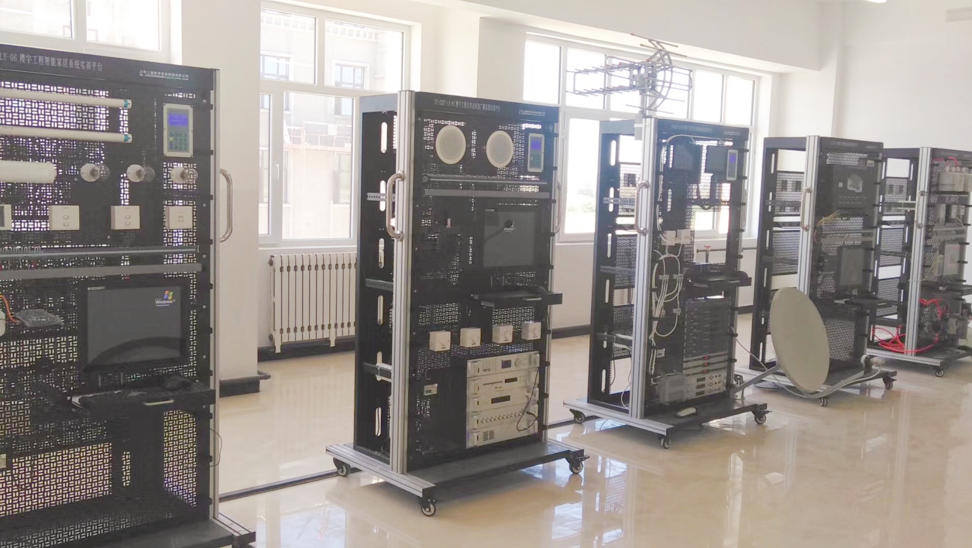 智能楼宇综合布线实训室建设方案(图3) 智能楼宇综合布线实训室建设方案(图3)