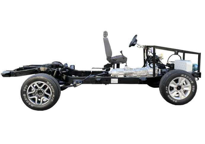 北汽BJ80底盘系统综合实训设备(图1)