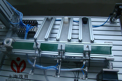 光机电一体化控制实训装置(图3) 光机电一体化控制实训装置(图3)