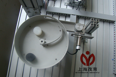 光机电一体化控制实训装置(图4) 光机电一体化控制实训装置(图4)