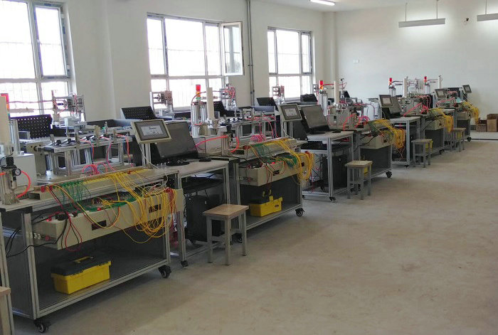 光机电一体化控制实训装置(图1) 光机电一体化控制实训装置(图1)