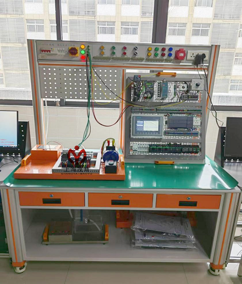 自动化综合实训考核装置(图1) 自动化综合实训考核装置(图1)