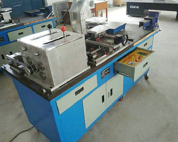 机械实训中心简介(图2) 机械实训中心简介(图2)