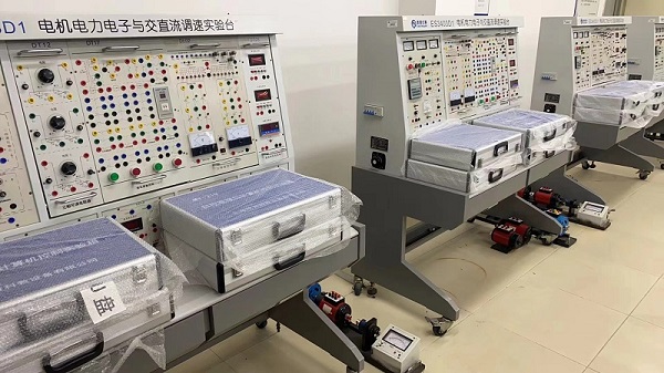 北京科技大学天津学院自控原理实验箱交付使用(图4)