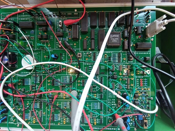 北京科技大学天津学院自控原理实验箱交付使用(图2)