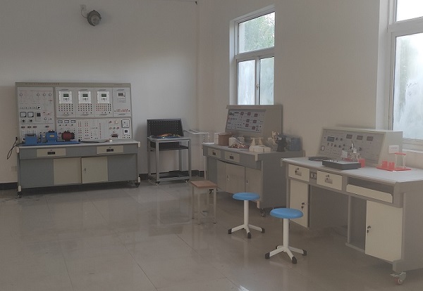 淮北矿业煤业电工实训室设备交付使用(图2) 淮北矿业煤业电工实训室设备交付使用(图2)