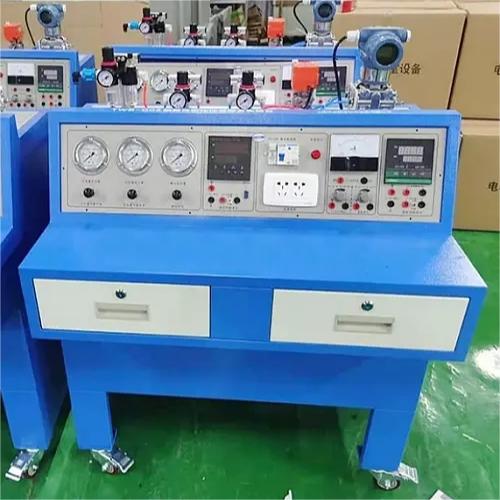 船舶电动控制仪表实训装置(图1) 船舶电动控制仪表实训装置(图1)