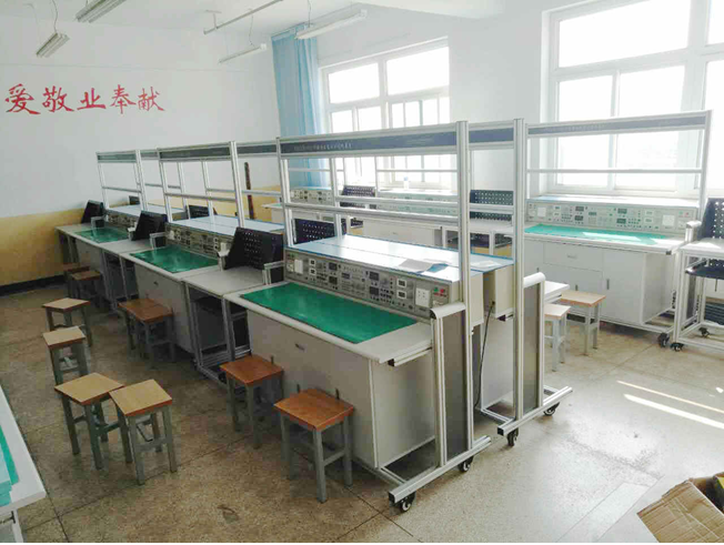 电子装配工艺实训台(图1) 电子装配工艺实训台(图1)