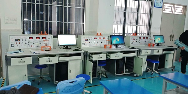 传感器与检测技术实验装置(图1) 传感器与检测技术实验装置(图1)