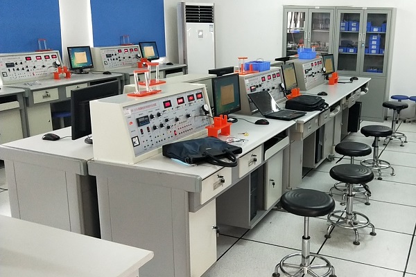 传感器检测与转换技术实验设备(36种传感器)(图1) 传感器检测与转换技术实验设备(36种传感器)(图1)