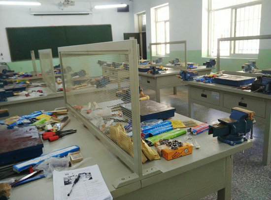 青岛西大技校机电实训室设备项目(图3) 青岛西大技校机电实训室设备项目(图3)