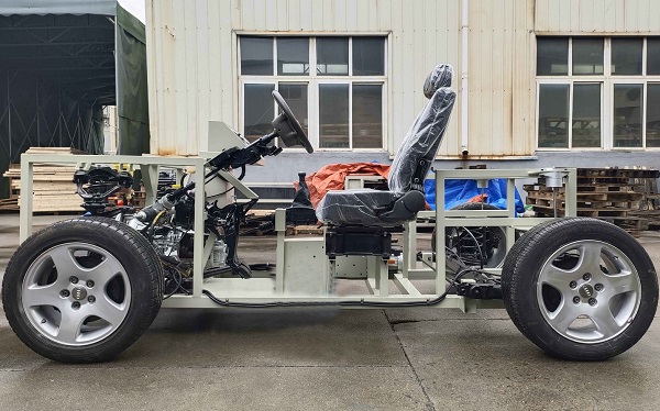 奥迪A6汽车综合底盘实训设备