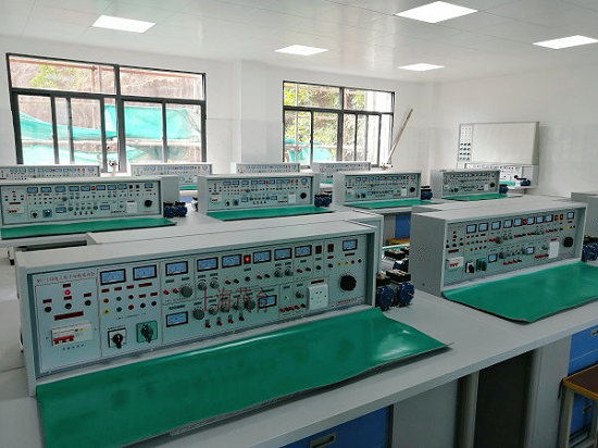 电工电子基础实验中心简介(图2) 电工电子基础实验中心简介(图2)