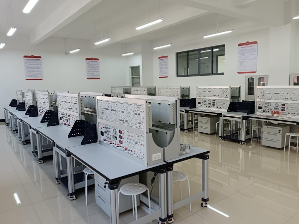 传感器检测与转换技术综合实验装置(图1)