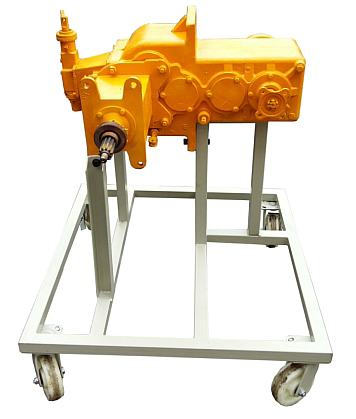 装载机7档手动变速器拆装实训台(图1) 装载机7档手动变速器拆装实训台(图1)