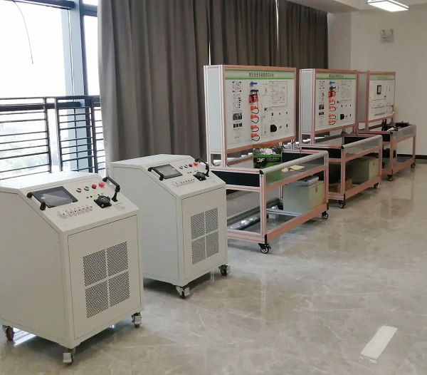 新能源汽车实训室设备交付使用(图1) 新能源汽车实训室设备交付使用(图1)