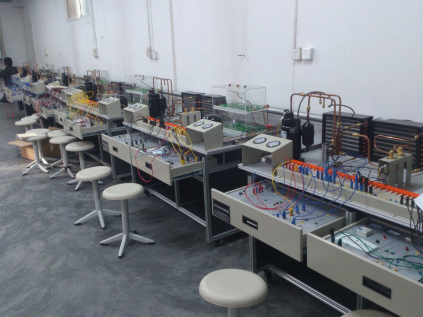 现代制冷与空调系统实训考核装置(图1) 现代制冷与空调系统实训考核装置(图1)