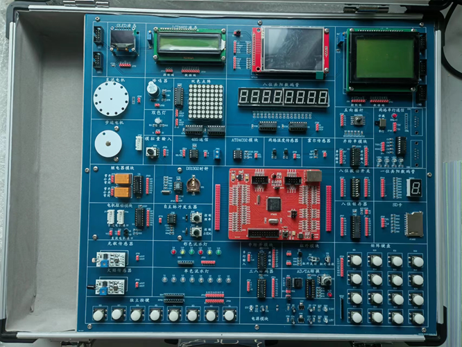 STM32单片机嵌入式实验箱(图1) STM32单片机嵌入式实验箱(图1)