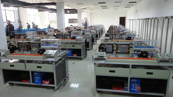 制冷制热实训考核鉴定设备(图1) 制冷制热实训考核鉴定设备(图1)