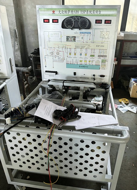 大众帕萨特ABS\ESP系统实训台(图1) 大众帕萨特ABS\ESP系统实训台(图1)