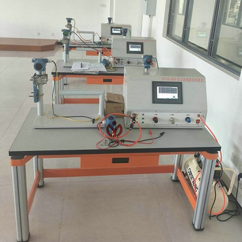 变送器调校实训装置(图1)