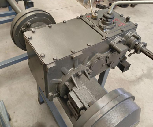 拖拉机四轮驱动系统实训台(图3)