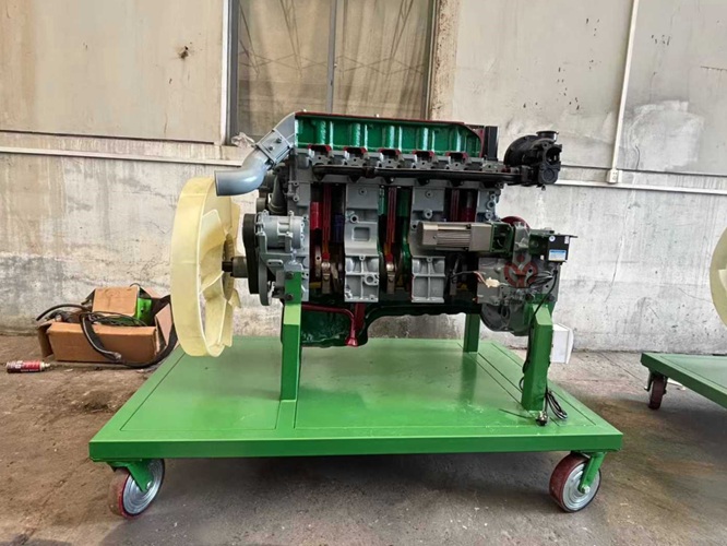 豪泺ZZ2197运输车发动机模型(图1) 豪泺ZZ2197运输车发动机模型(图1)