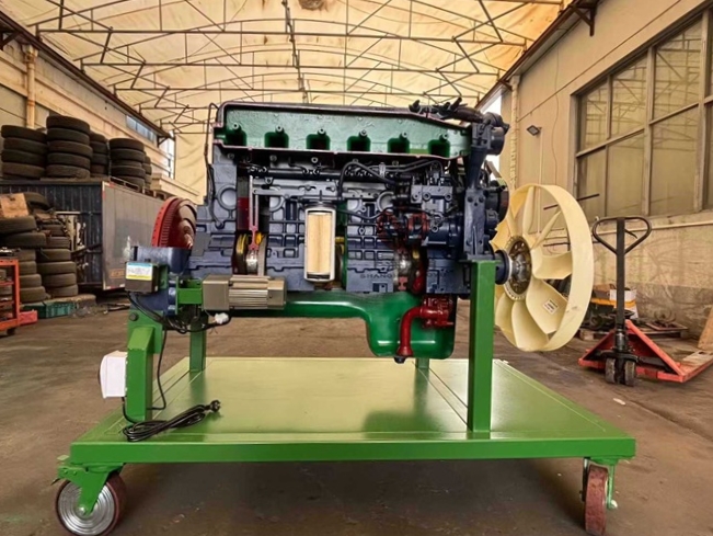 解放CA1125J运输车发动机模型