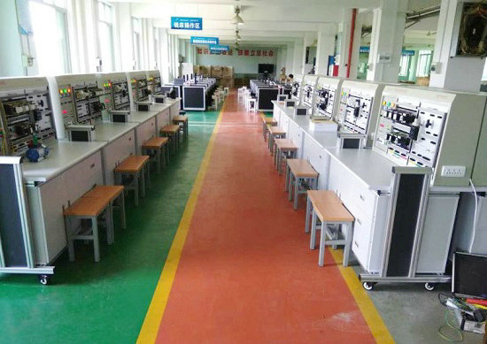 电力拖动技能实训装置交付使用(图1) 电力拖动技能实训装置交付使用(图1)