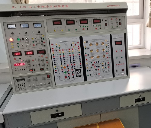 青岛西大高级技工学校电工电子实训室项目(图1) 青岛西大高级技工学校电工电子实训室项目(图1)