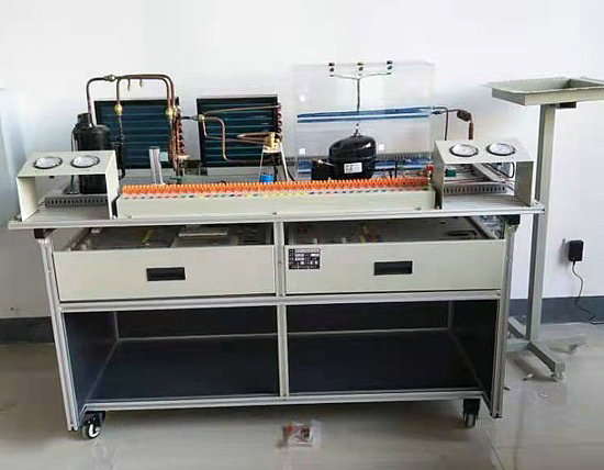 青岛西大高级技工学校空调实训室项目(图1) 青岛西大高级技工学校空调实训室项目(图1)