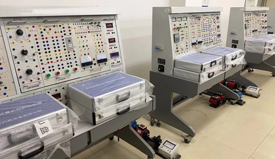 北京科技大学天津学院自控原理实验箱项目(图3) 北京科技大学天津学院自控原理实验箱项目(图3)