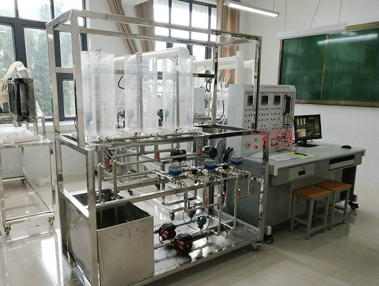六盘水师范学院三容水箱控制系统实验装置(图1) 六盘水师范学院三容水箱控制系统实验装置(图1)