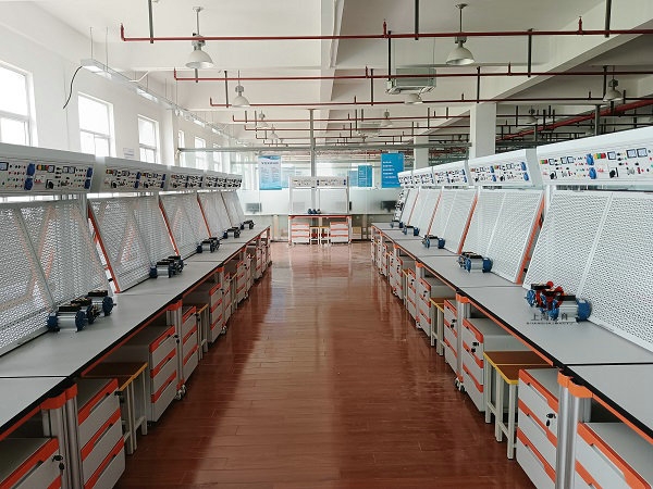 MY-304H网孔型高级电工实训装置_副本.jpg