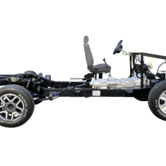 北汽BJ80底盘系统综合实训台